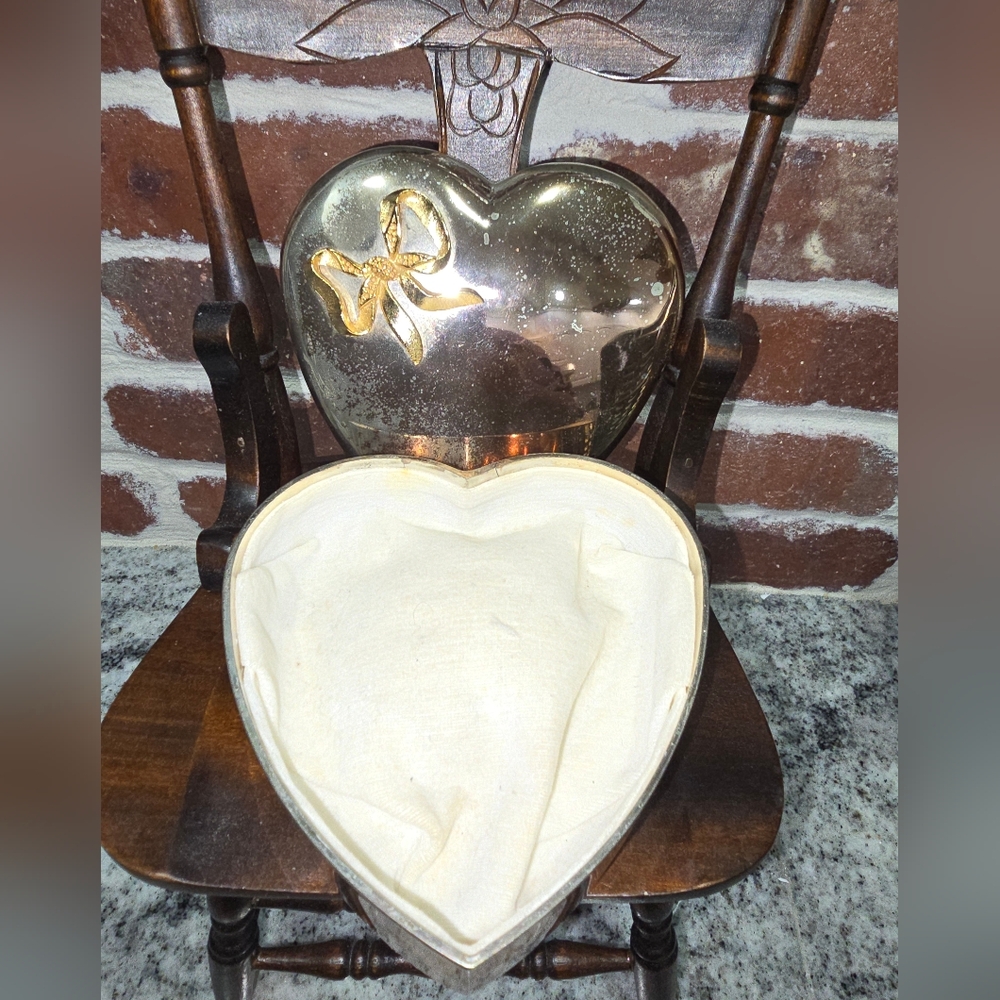 Heart Shape Vintage Box - Picture 2 of 4